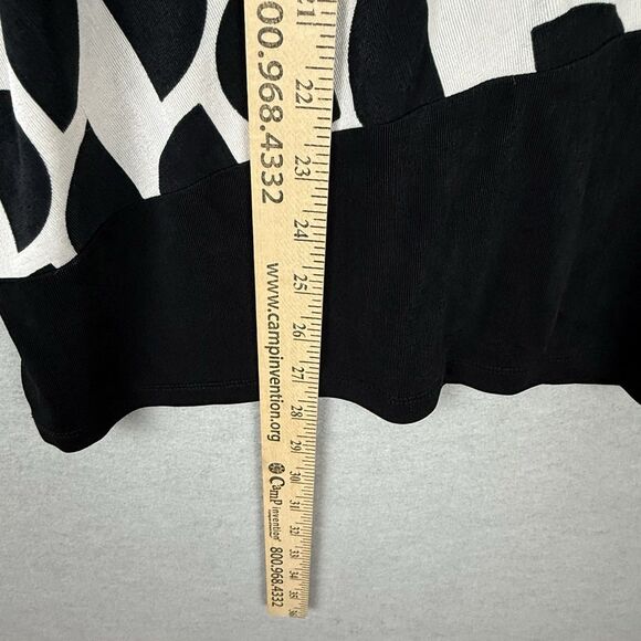 Chico's Top Womens Sz 2 Large Black and White Liquid Slinky Knit Sleeve V-Neck - Picture 3 of 6